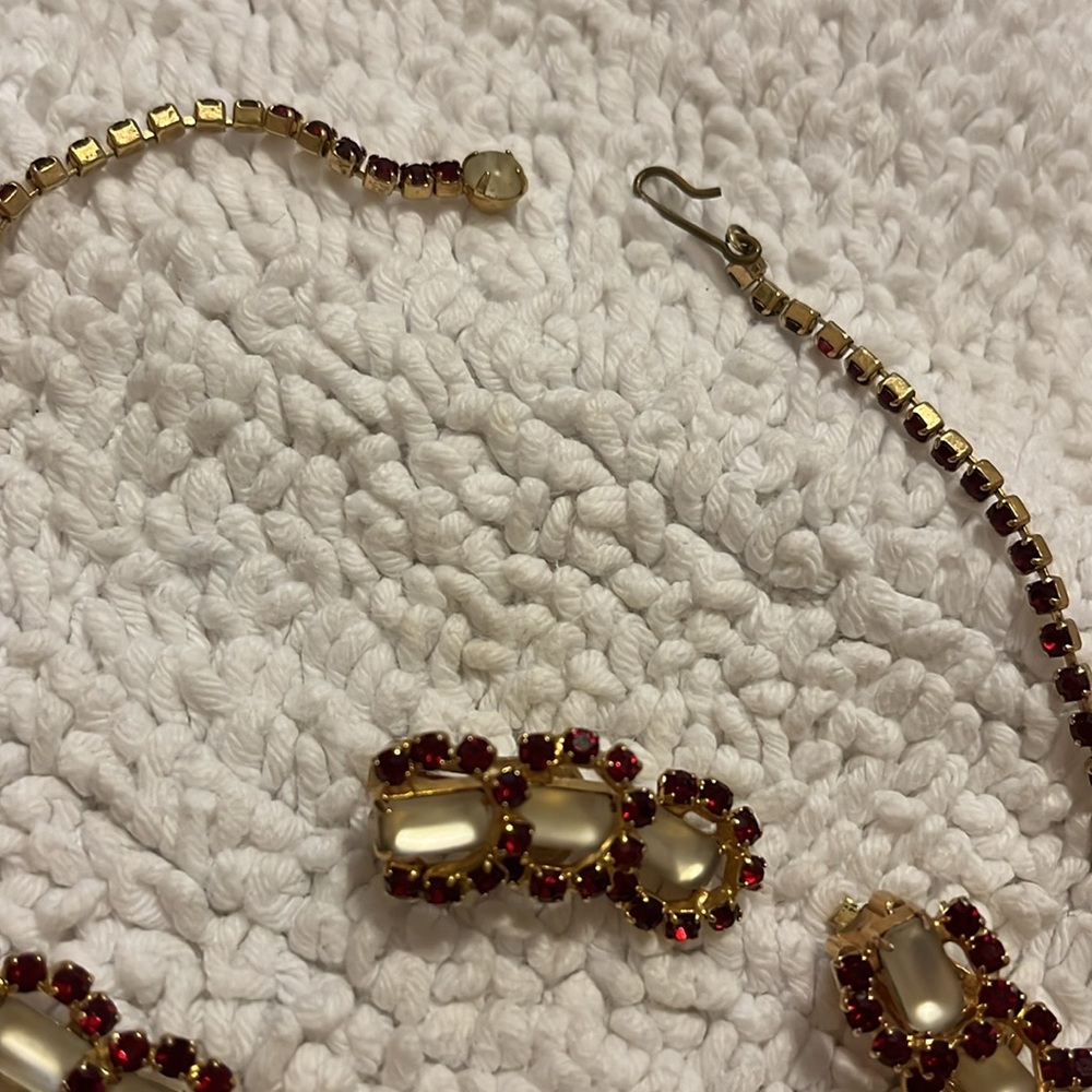 Vintage Gold and Red Jewelry Set - Picture 3 of 7